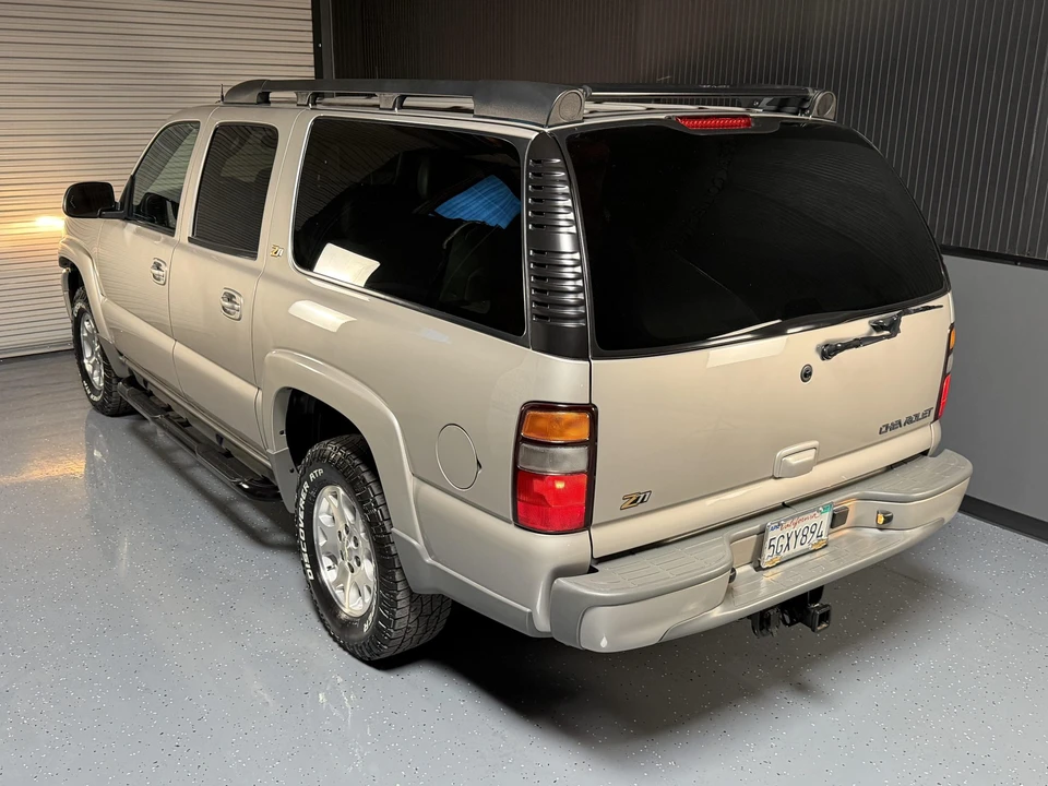 2004 Chevrolet Suburban 9th Gen - Image 4 of 31
