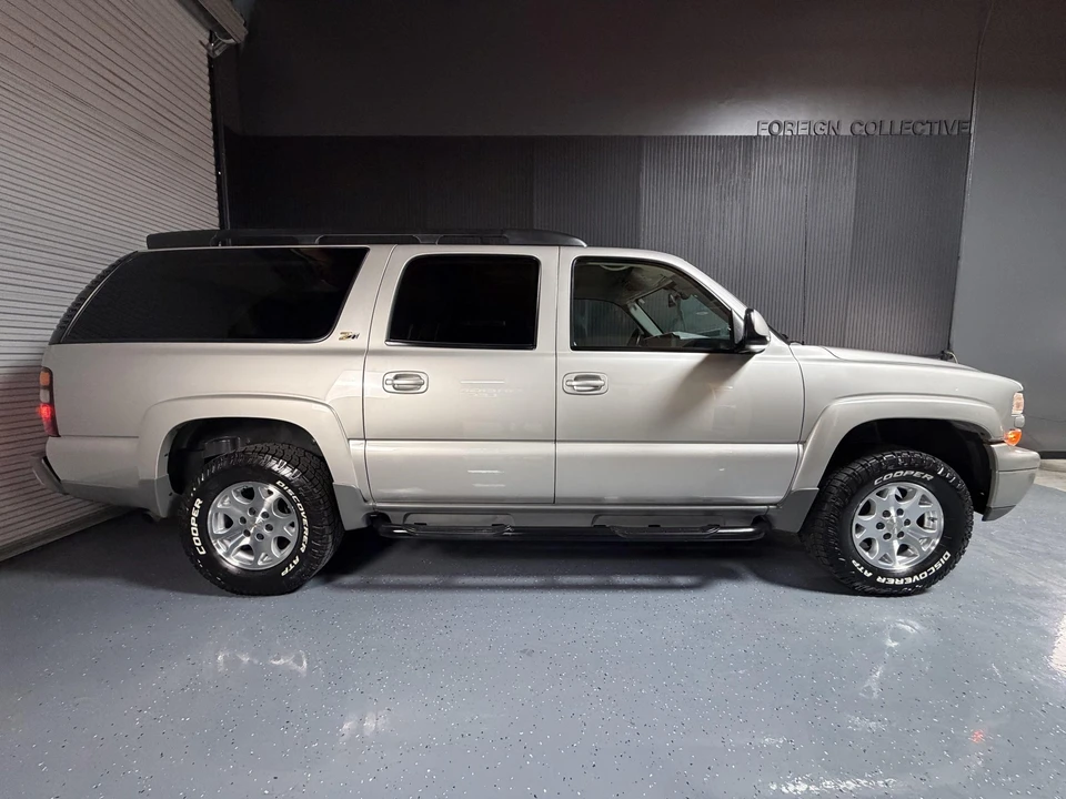2004 Chevrolet Suburban 9th Gen - Image 15 of 31