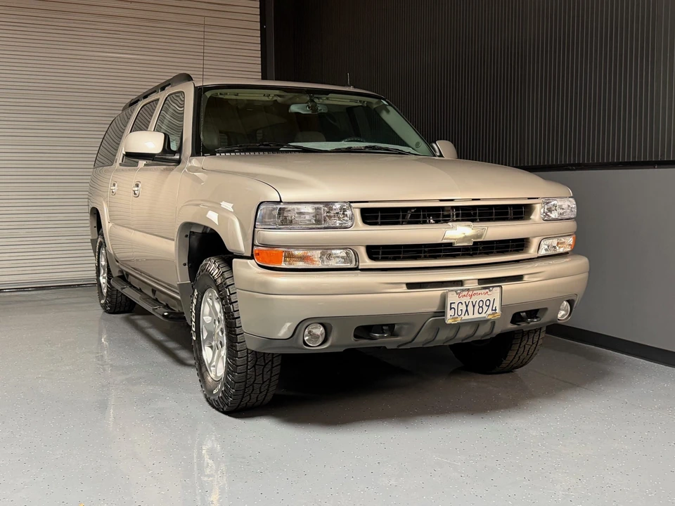 2004 Chevrolet Suburban 9th Gen - Image 26 of 31
