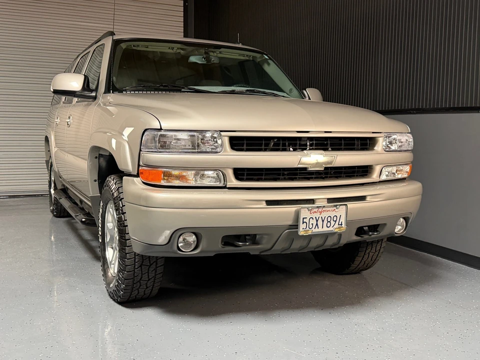 2004 Chevrolet Suburban 9th Gen - Image 30 of 31