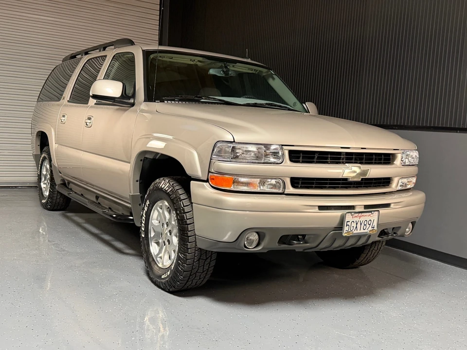 2004 Chevrolet Suburban 9th Gen - Image 24 of 31