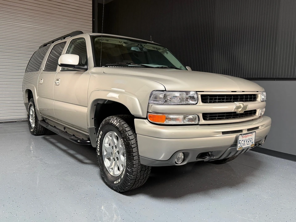 2004 Chevrolet Suburban 9th Gen - Image 23 of 31