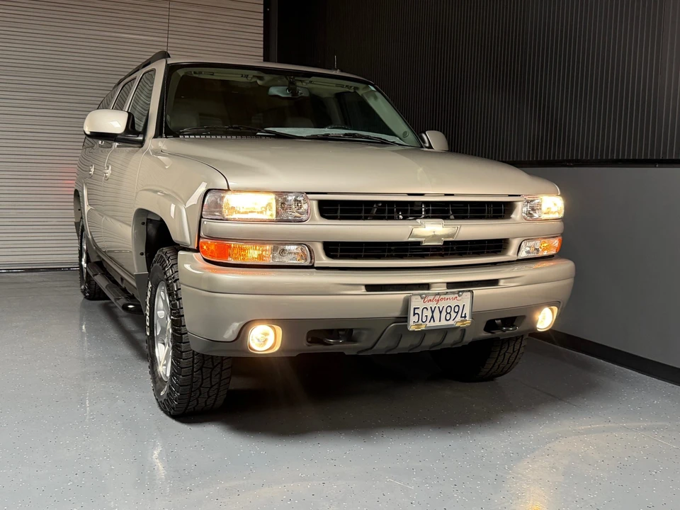 2004 Chevrolet Suburban 9th Gen - Image 27 of 31