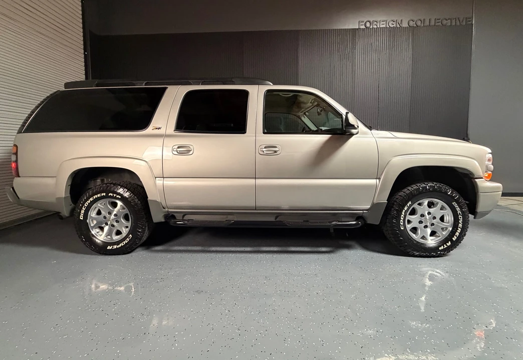 2004 Chevrolet Suburban 9th Gen - Image 17 of 31