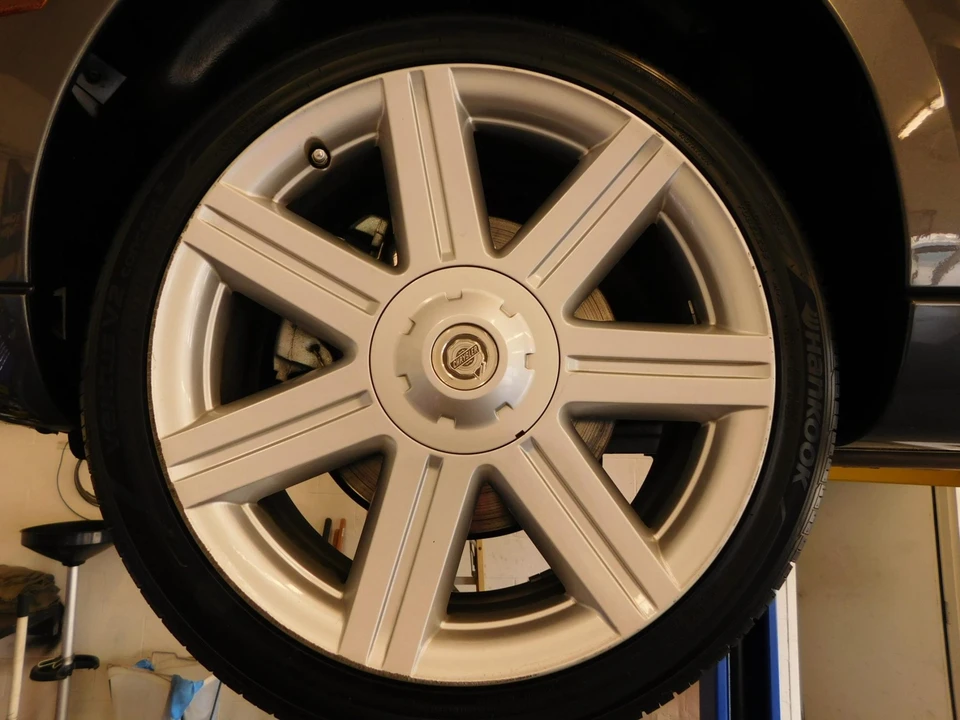 2004 Chrysler Crossfire - Image 28 of 31