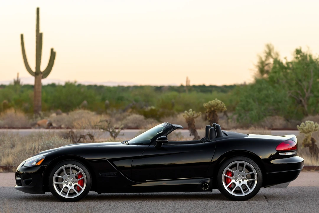 2004 Dodge Viper 3rd Gen - Image 9 of 31