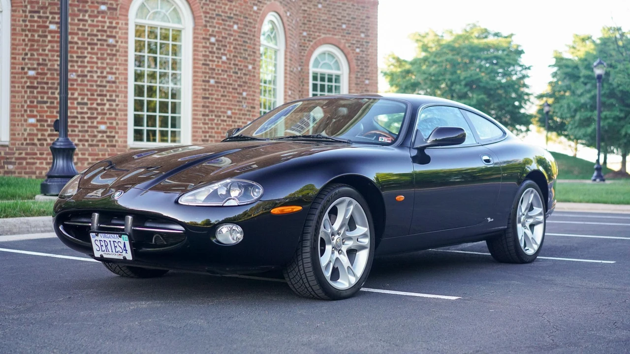 2004 Jaguar X100 XK8 - Image 2 of 31