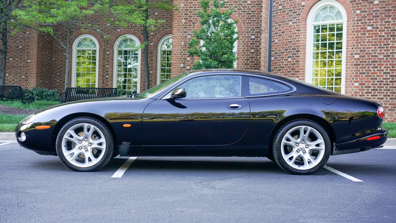 2004 Jaguar X100 XK8 - Image 4 of 31