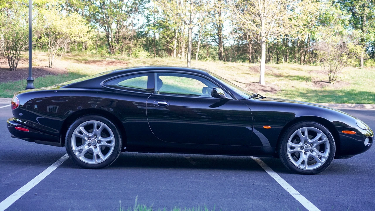 2004 Jaguar X100 XK8 - Image 8 of 31