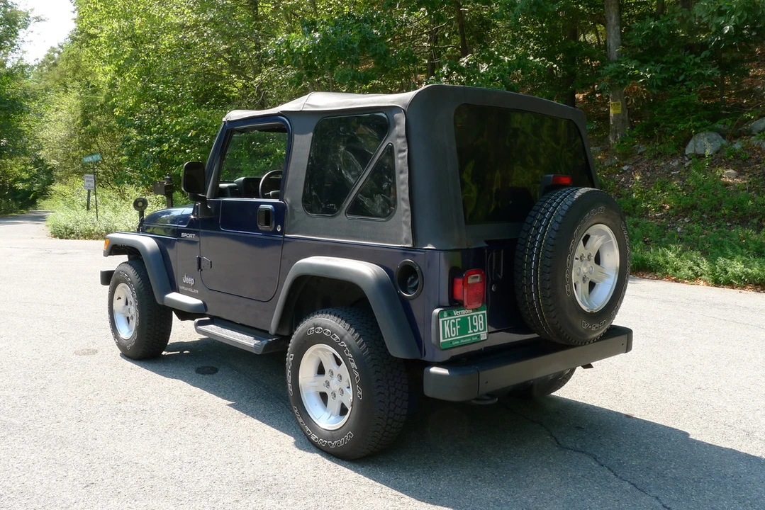 2004 Jeep TJ Wrangler - Image 9 of 31
