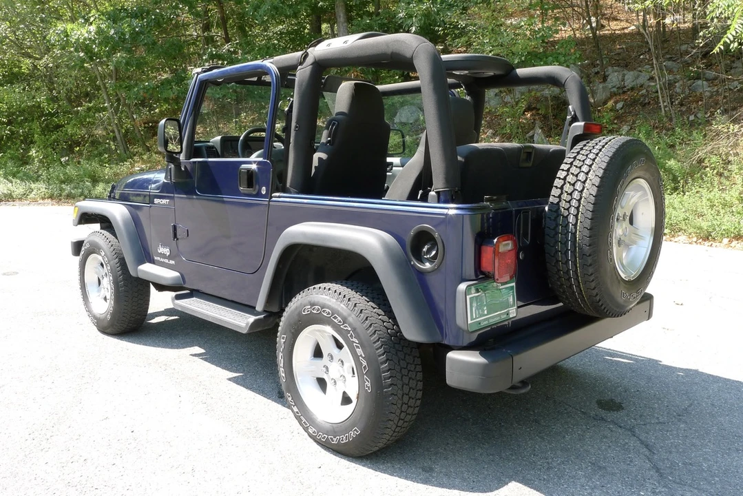 2004 Jeep TJ Wrangler - Image 17 of 31