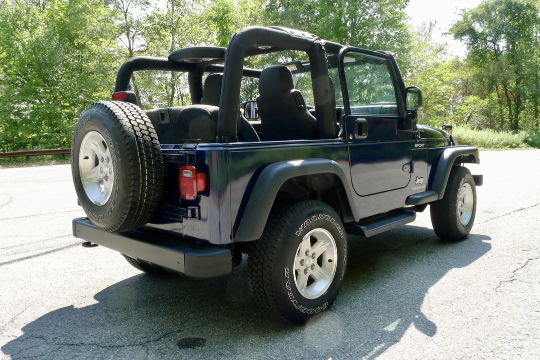 2004 Jeep TJ Wrangler - Image 15 of 31