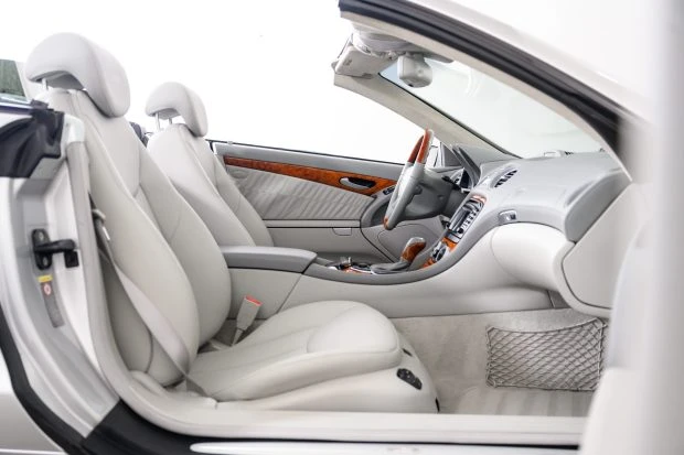 2004 Mercedes-Benz R230 SL-Class - Image 4 of 8