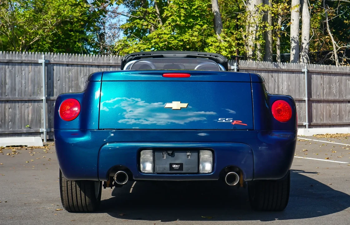 2005 Chevrolet SSR - Image 4 of 6
