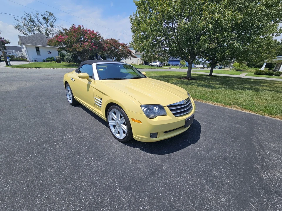 2005 Chrysler Crossfire - Image 10 of 31