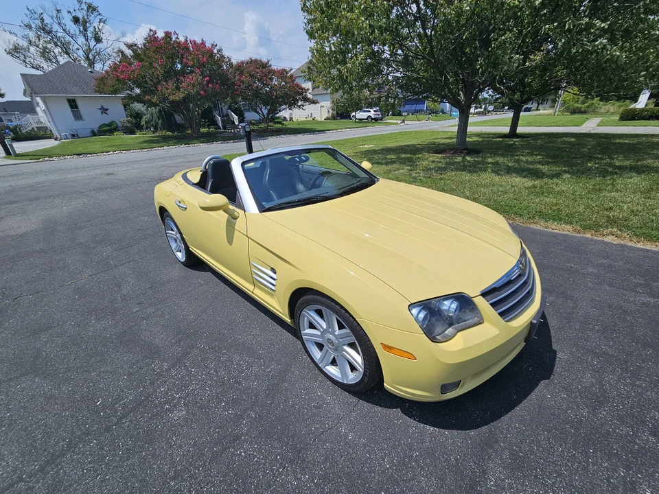 2005 Chrysler Crossfire - Image 2 of 31
