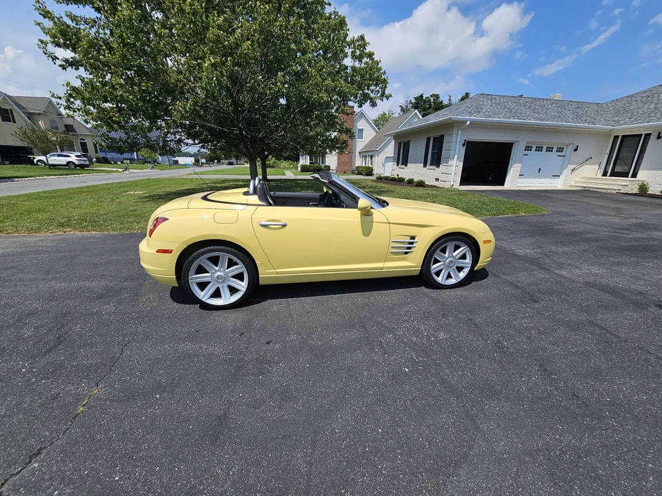 2005 Chrysler Crossfire - Image 6 of 31