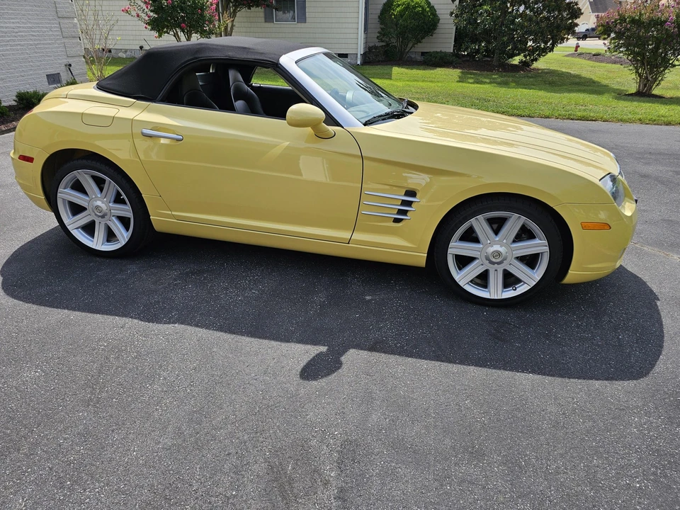 2005 Chrysler Crossfire - Image 8 of 31