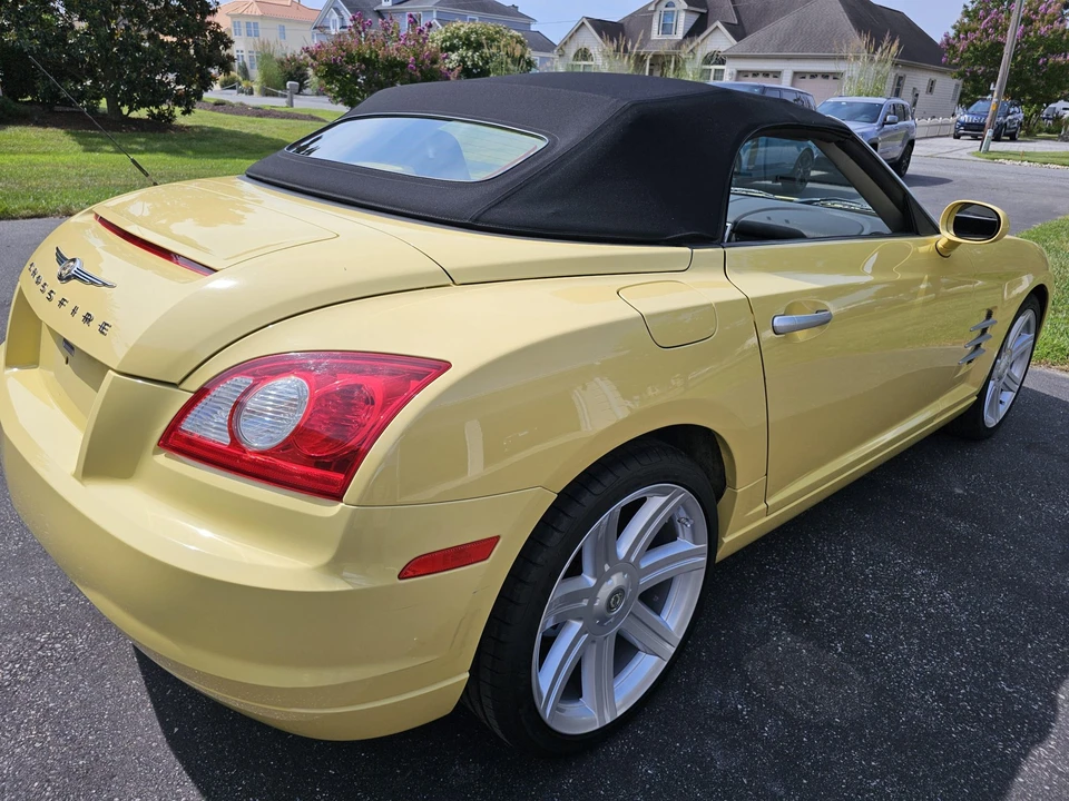 2005 Chrysler Crossfire - Image 22 of 31