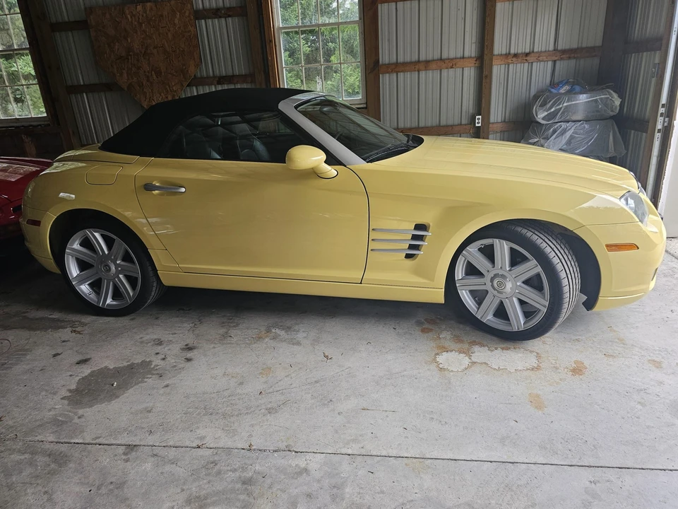 2005 Chrysler Crossfire - Image 23 of 31