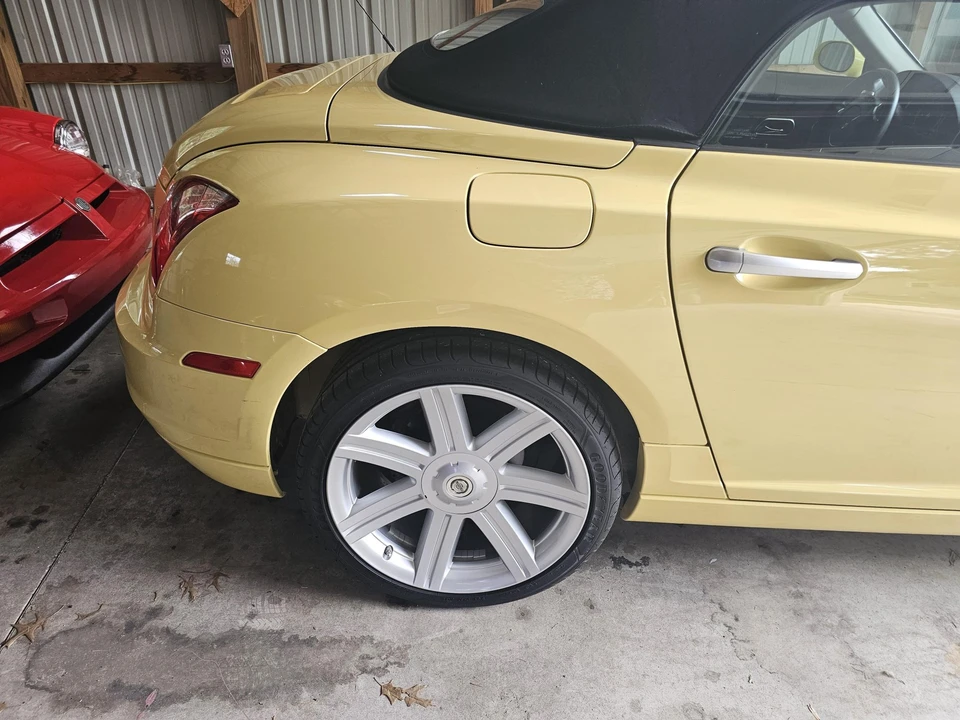 2005 Chrysler Crossfire - Image 24 of 31
