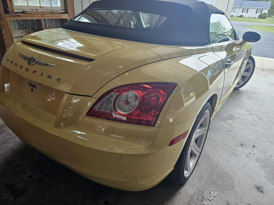 2005 Chrysler Crossfire - Image 27 of 31