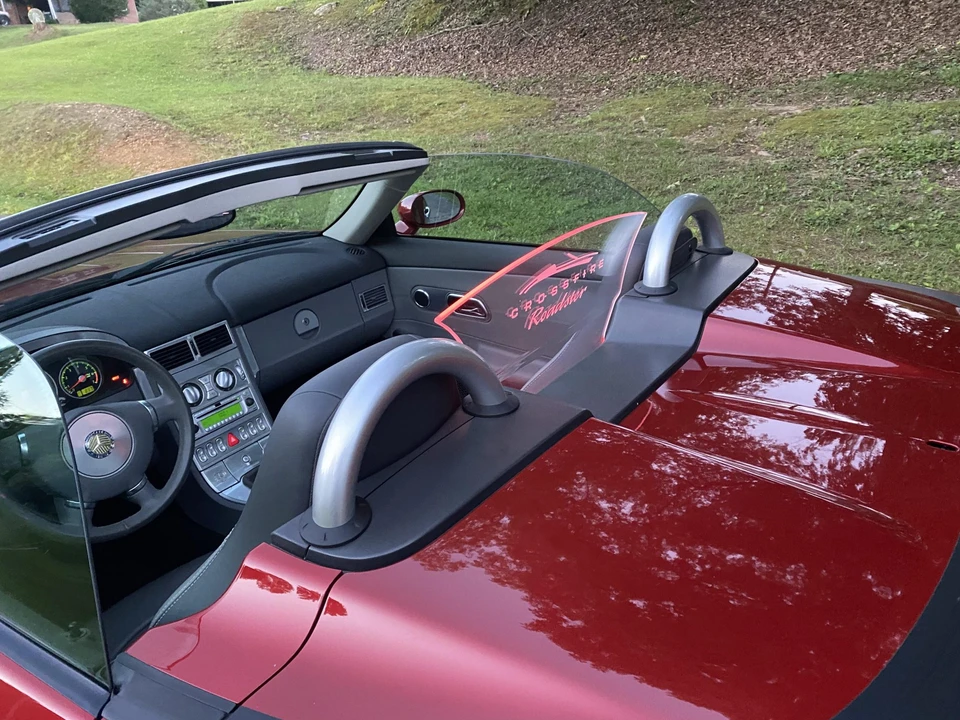 2005 Chrysler Crossfire - Image 21 of 31