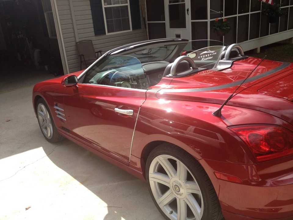 2005 Chrysler Crossfire - Image 19 of 31