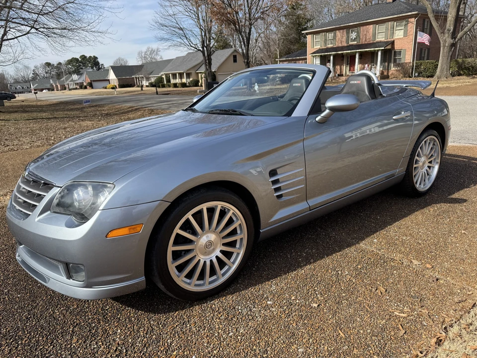 2005 Chrysler Crossfire - Image 2 of 31
