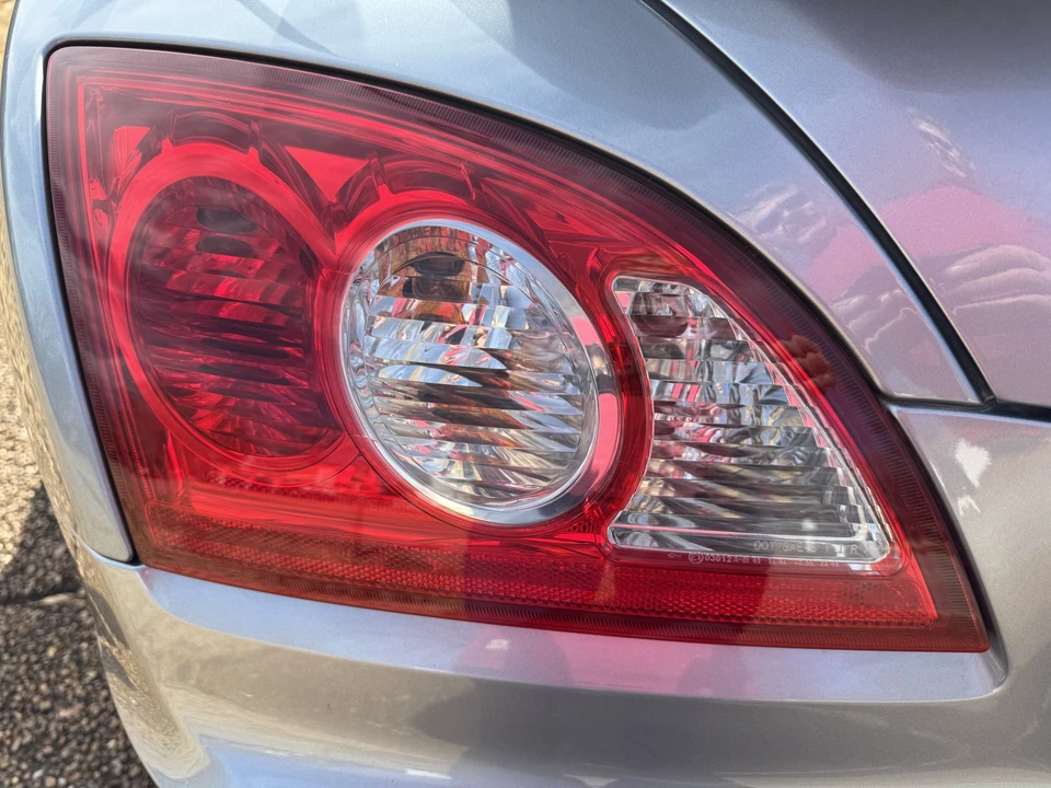 2005 Chrysler Crossfire - Image 18 of 31
