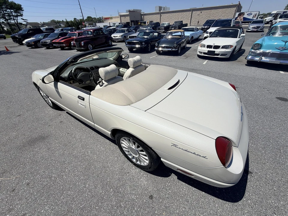 2005 Ford Thunderbird 11th Gen - Image 13 of 31