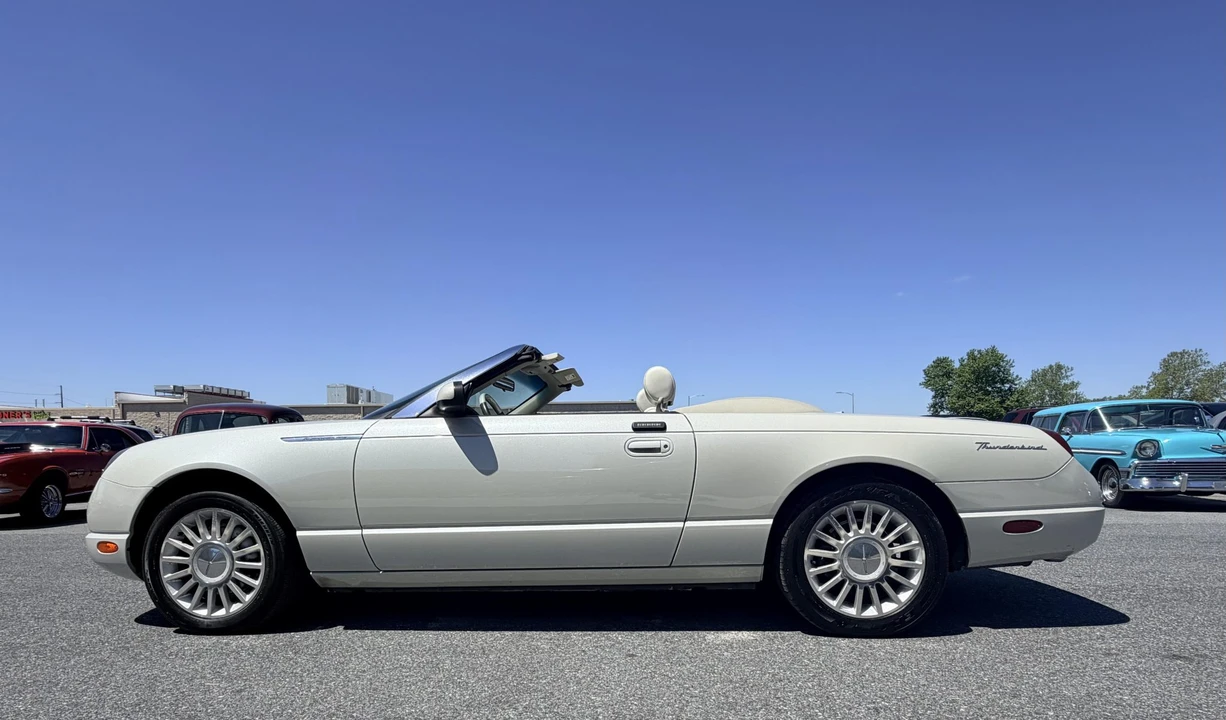 2005 Ford Thunderbird 11th Gen - Image 14 of 31