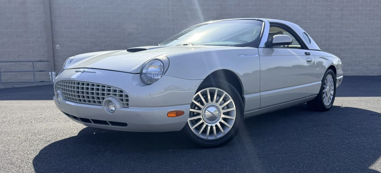 2005 Ford Thunderbird 11th Gen - Image 28 of 31