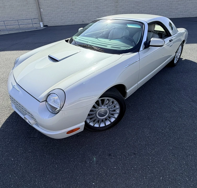 2005 Ford Thunderbird 11th Gen - Image 22 of 31