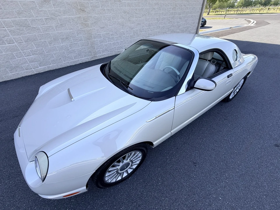 2005 Ford Thunderbird 11th Gen - Image 20 of 31