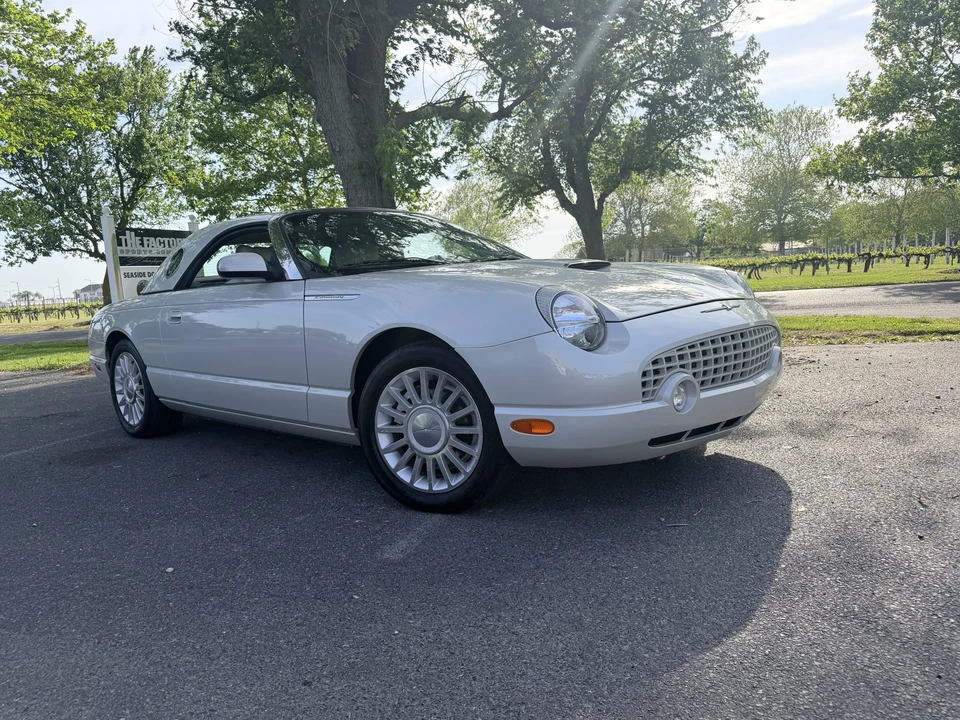 2005 Ford Thunderbird 11th Gen - Image 16 of 31