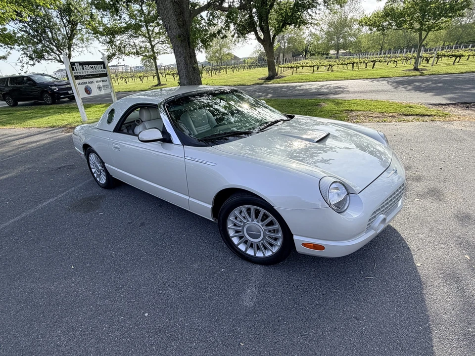 2005 Ford Thunderbird 11th Gen - Image 15 of 31