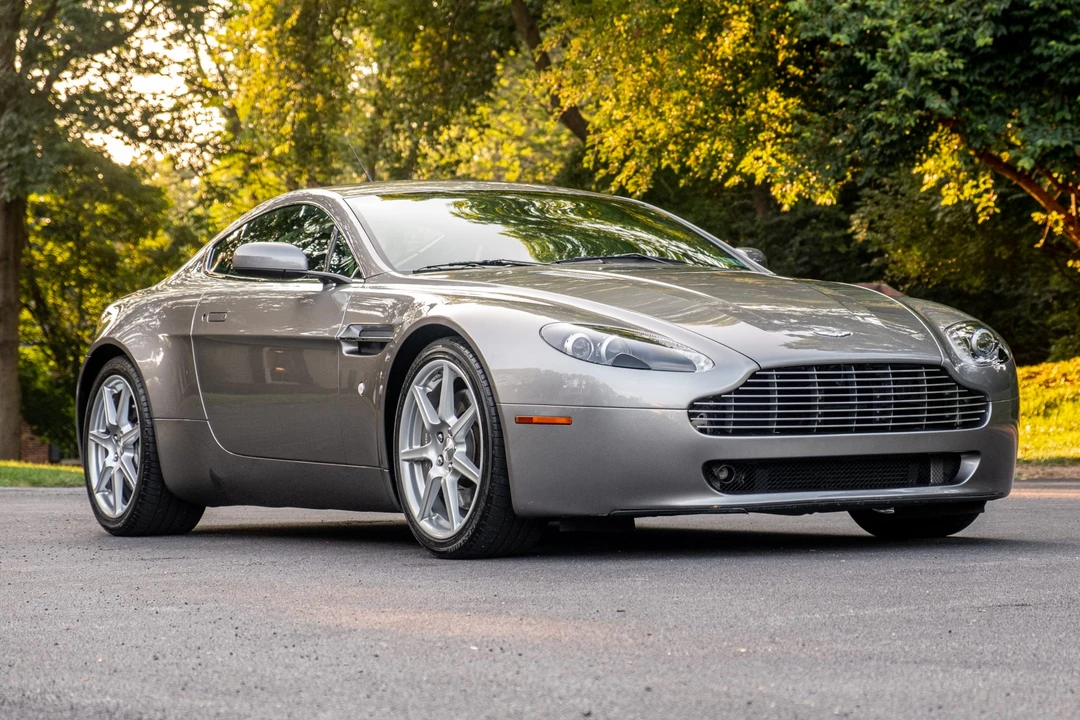 2006 Aston Martin V8 Vantage (2006-2017) - Image 2 of 31