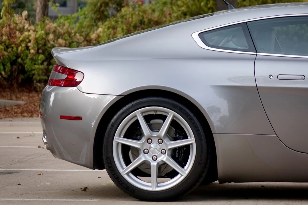 2006 Aston Martin V8 Vantage (2006-2017) - Image 17 of 31