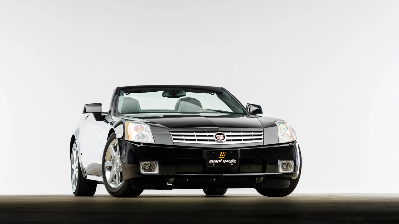 2006 Cadillac XLR - Image 5 of 31