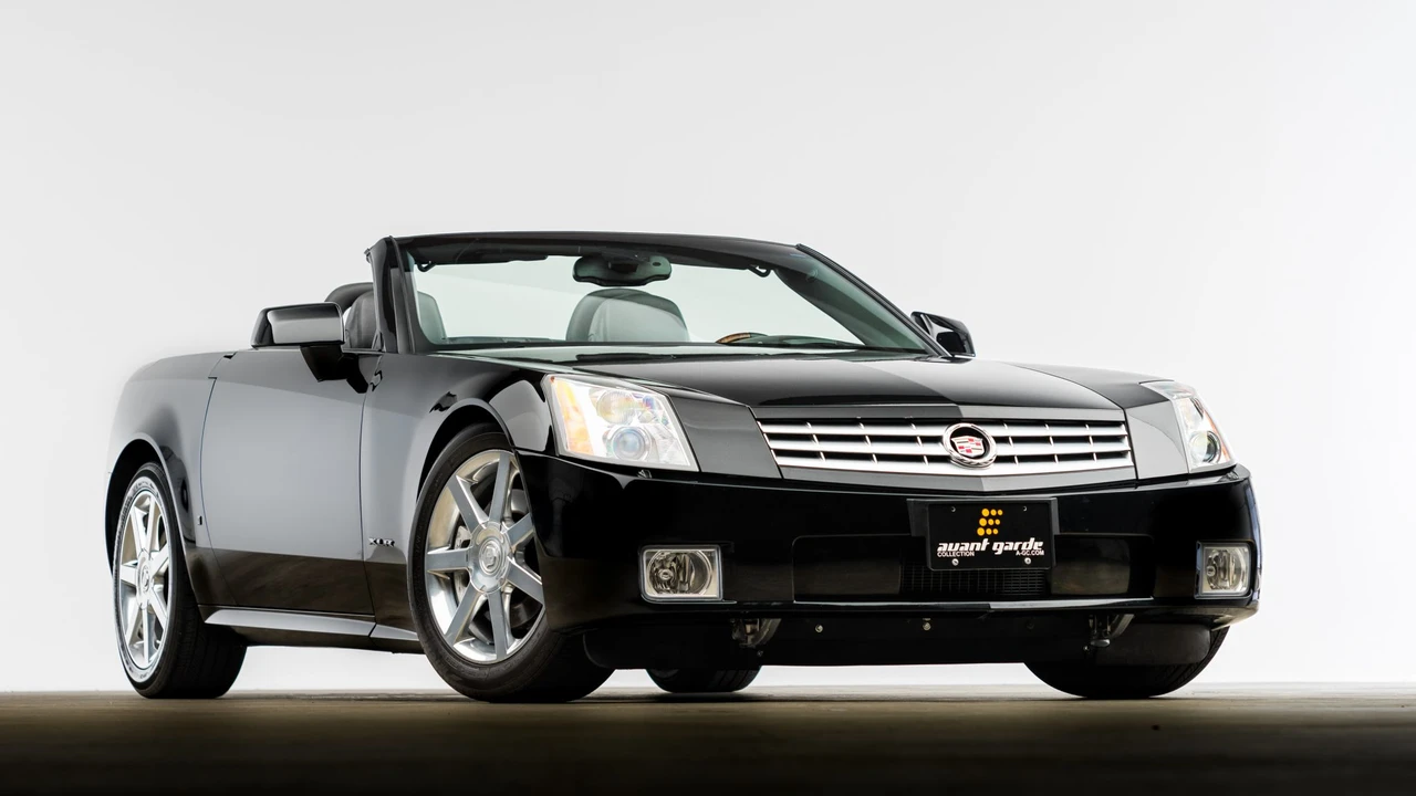 2006 Cadillac XLR - Image 6 of 31