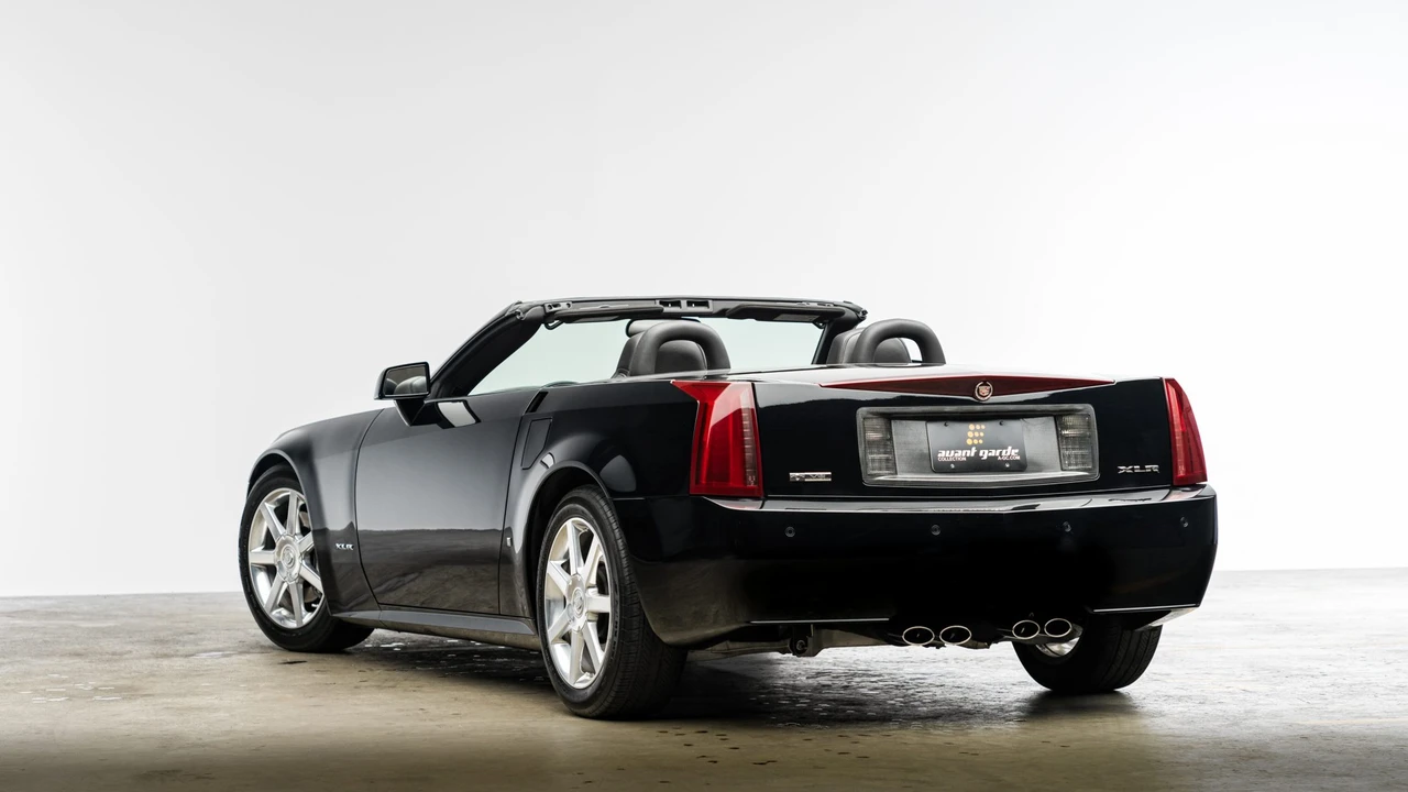 2006 Cadillac XLR - Image 15 of 31