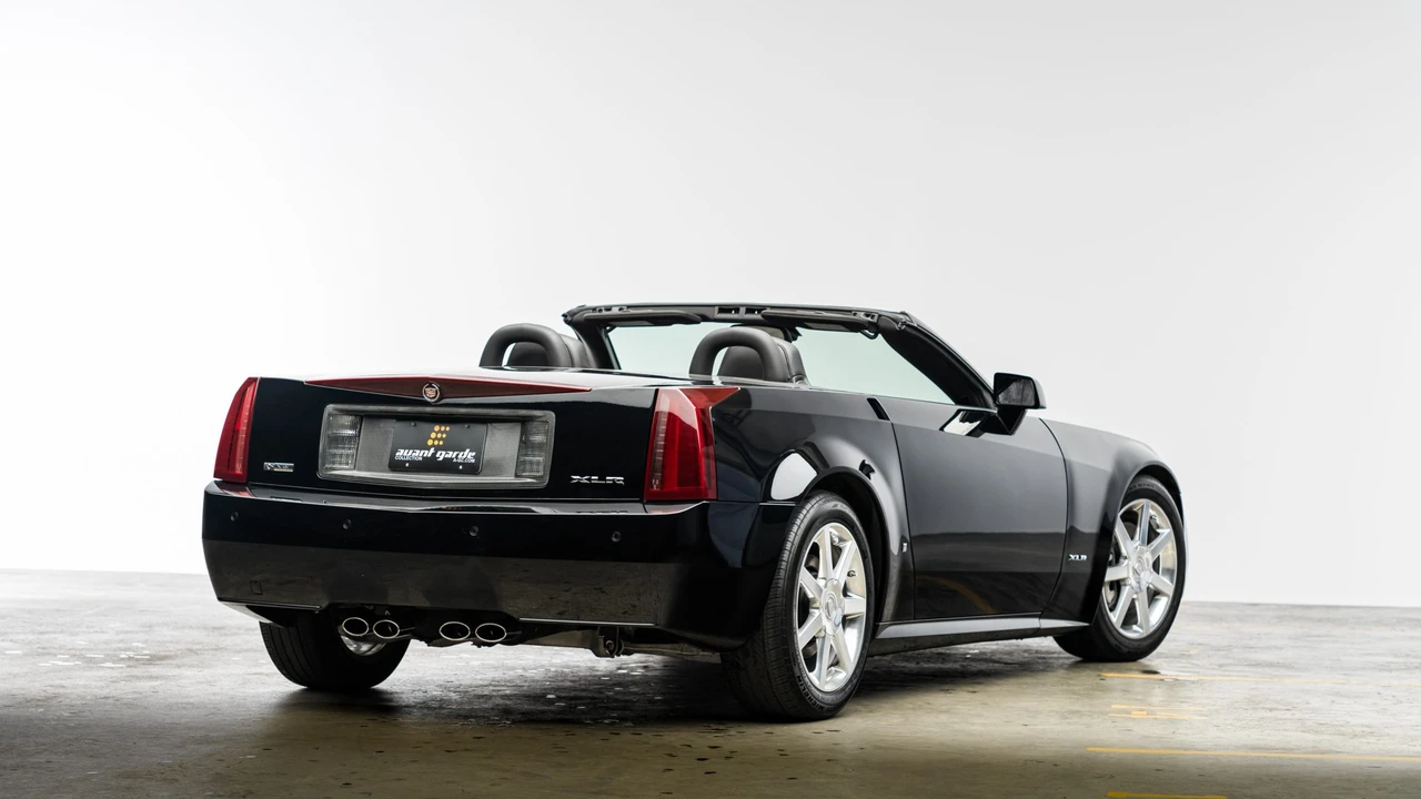 2006 Cadillac XLR - Image 16 of 31
