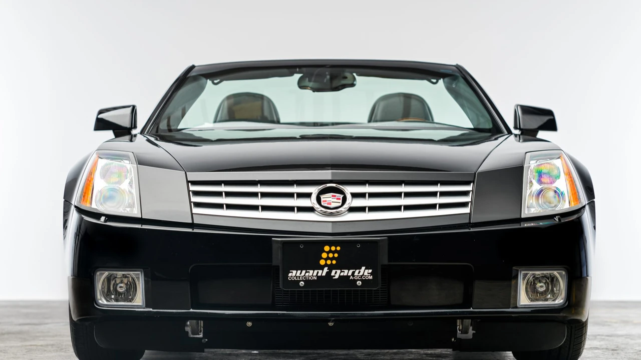 2006 Cadillac XLR - Image 27 of 31