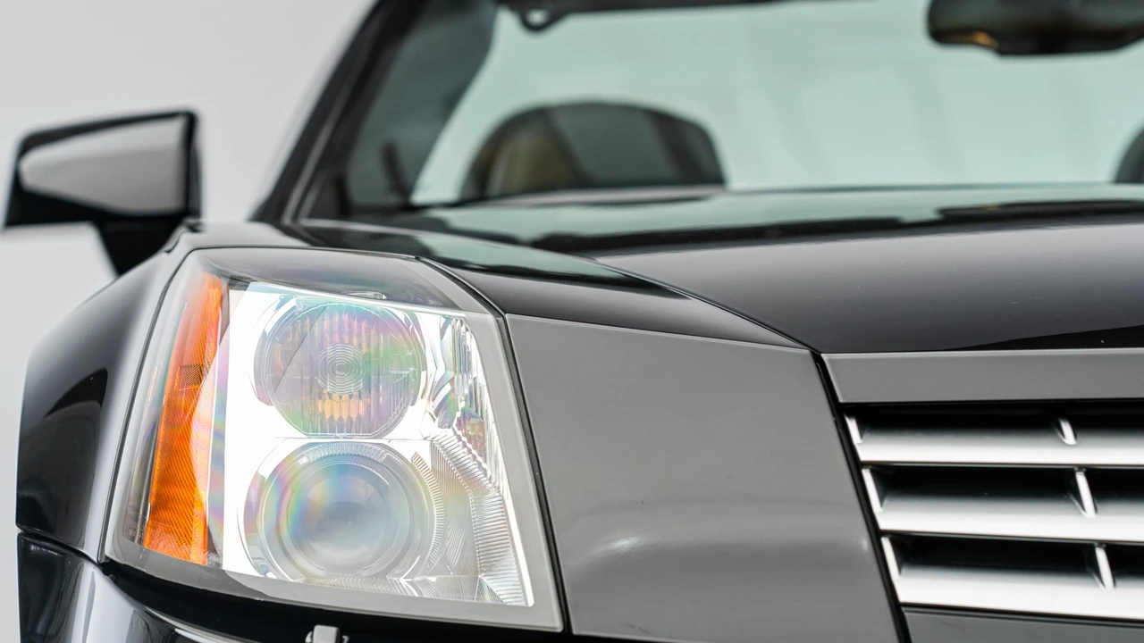 2006 Cadillac XLR - Image 28 of 31