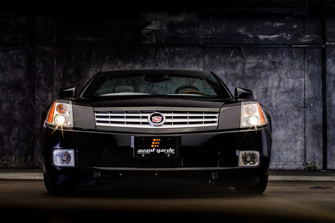 2006 Cadillac XLR - Image 2 of 31