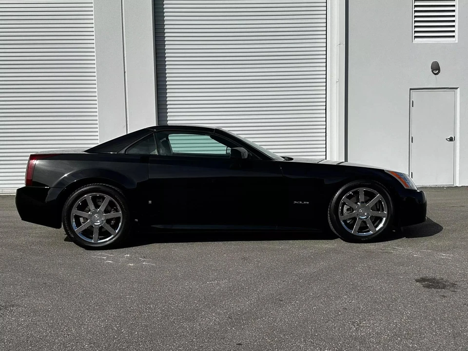 2006 Cadillac XLR - Image 8 of 31
