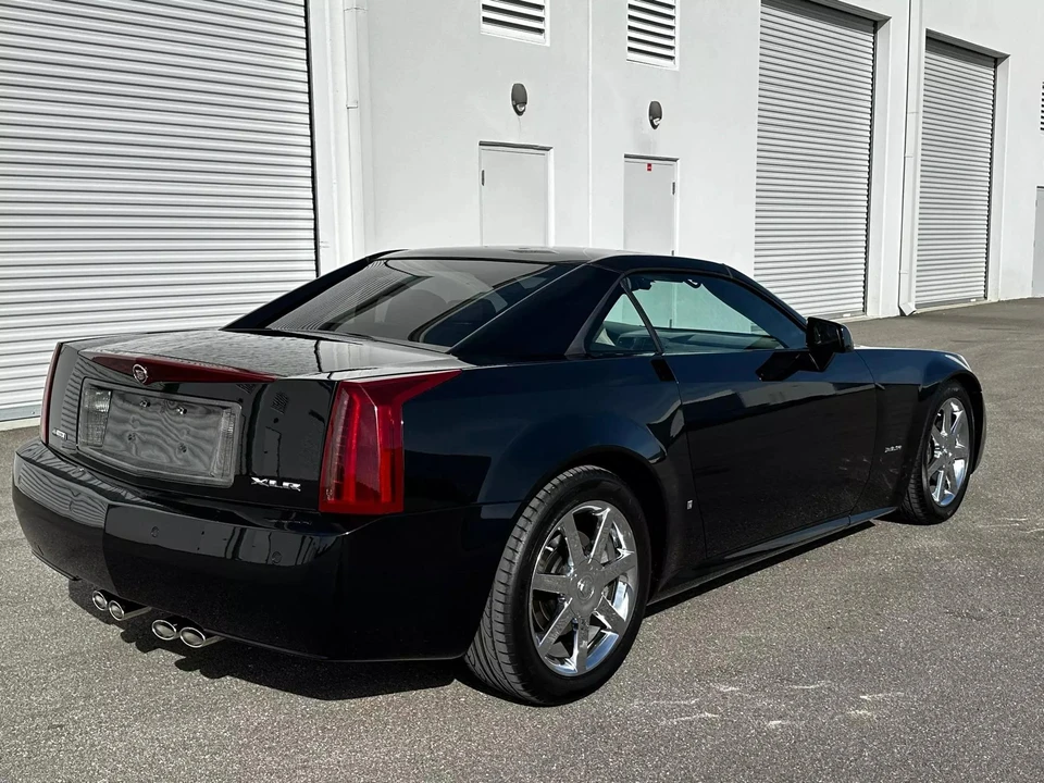 2006 Cadillac XLR - Image 7 of 31