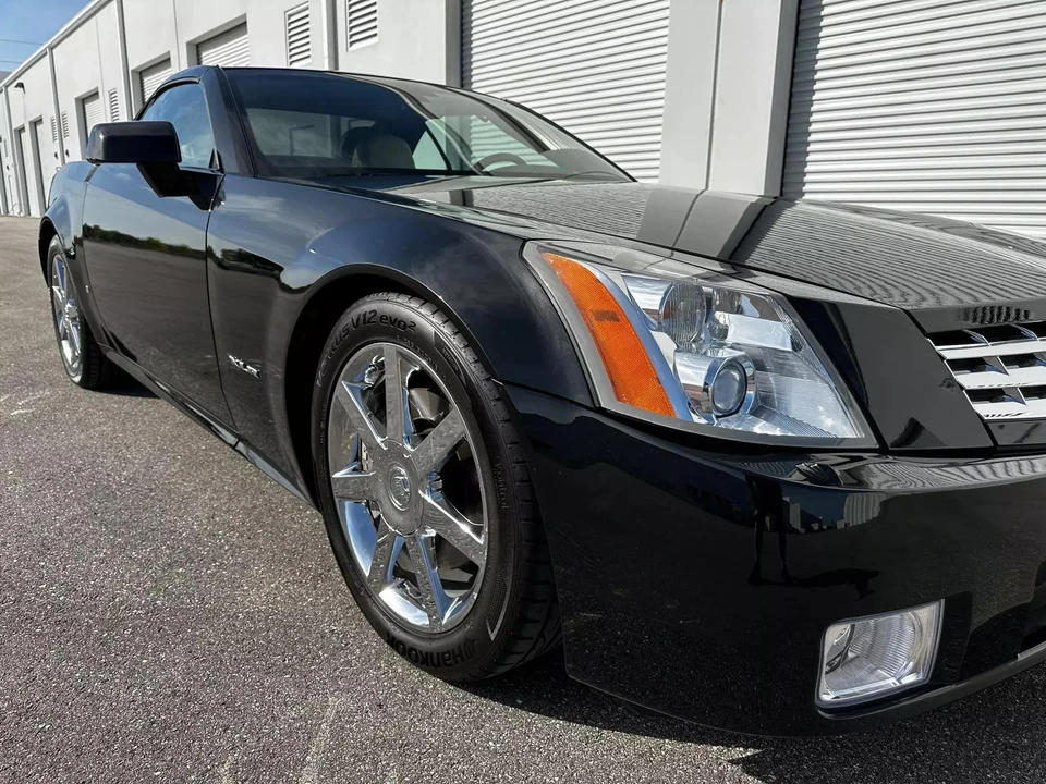 2006 Cadillac XLR - Image 18 of 31