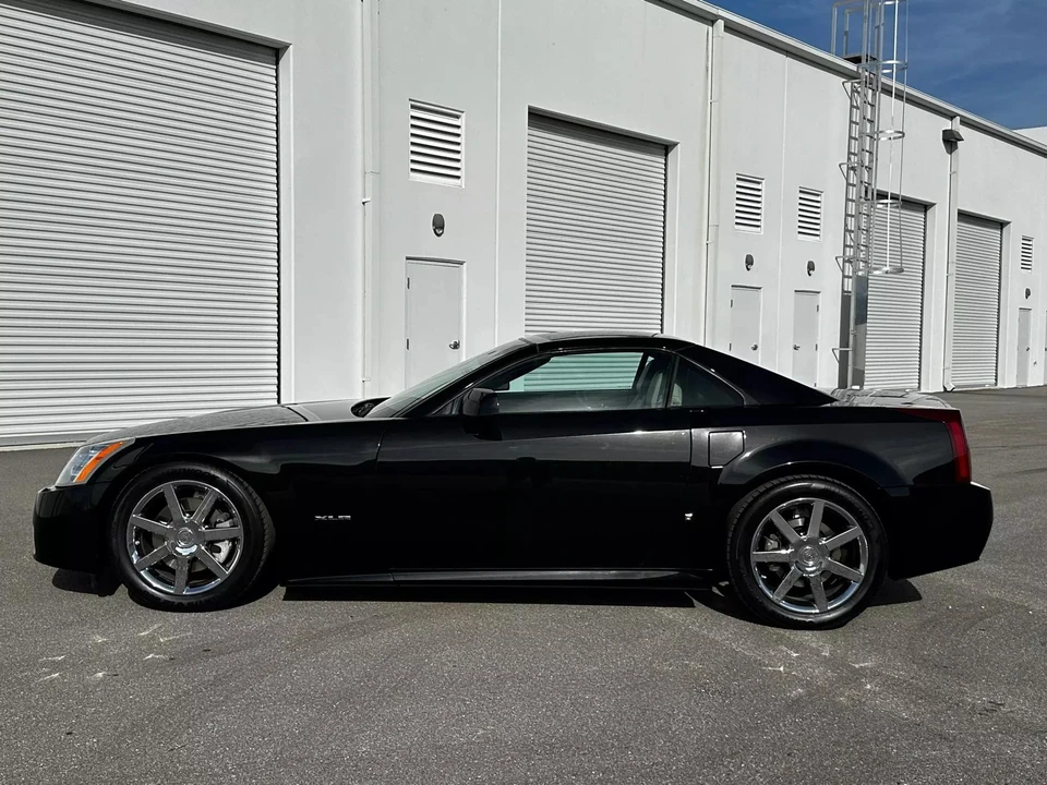 2006 Cadillac XLR - Image 3 of 31